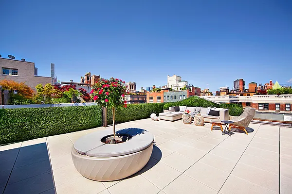 Sold by Nest Seekers International | media 11