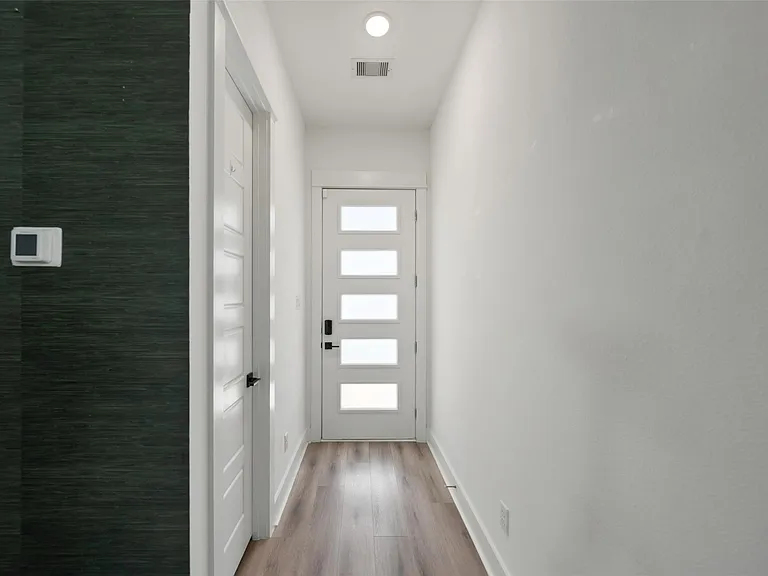 412 Neyland St #C — Photo 4