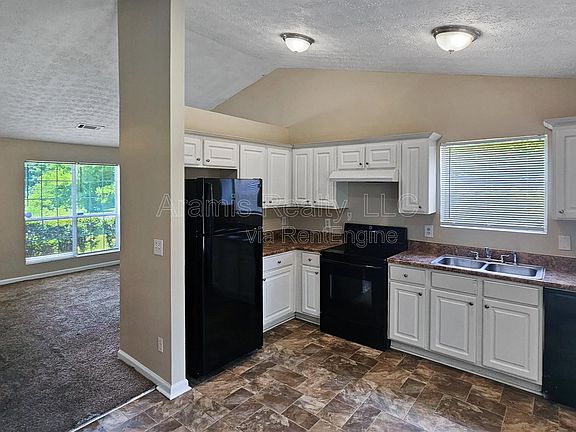 3rd image of 4636 Forest Creek Ln