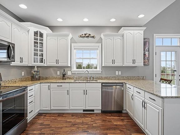 5th image of 4615 Arrowhead Dr NW