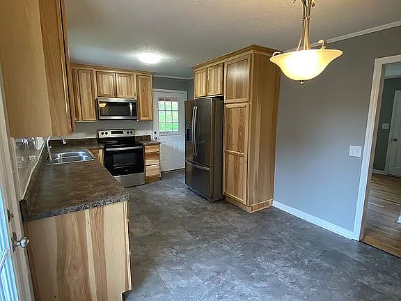 2nd image of 5460 Lovell Dr