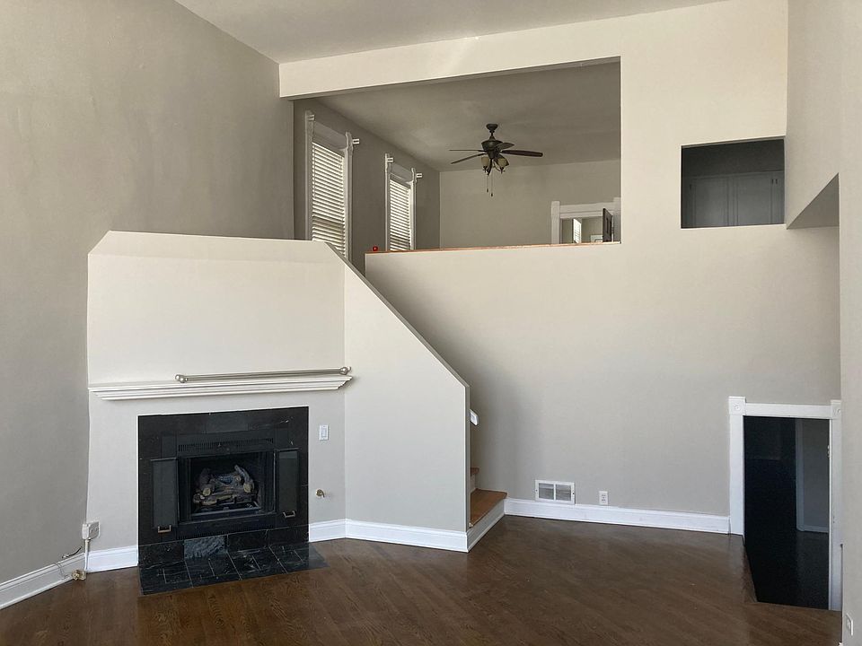 1st image of 3020 N Clybourn Ave #1