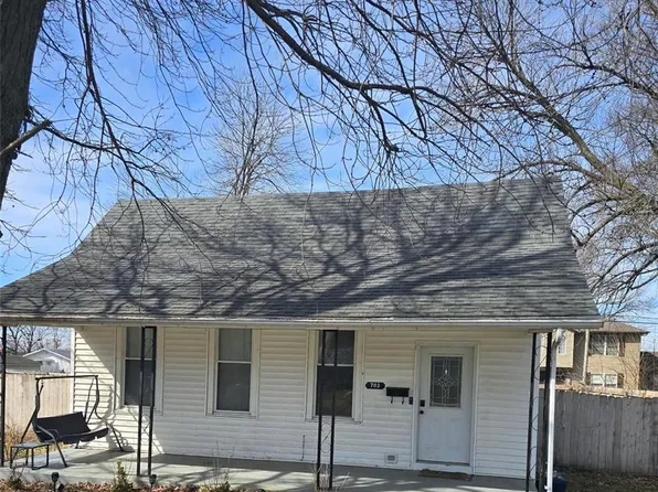 703 S Main St, Troy, IL 62294