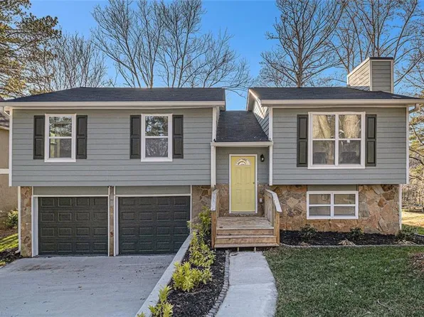 1004 Mainstreet Lake Dr, Stone Mountain, GA 30088