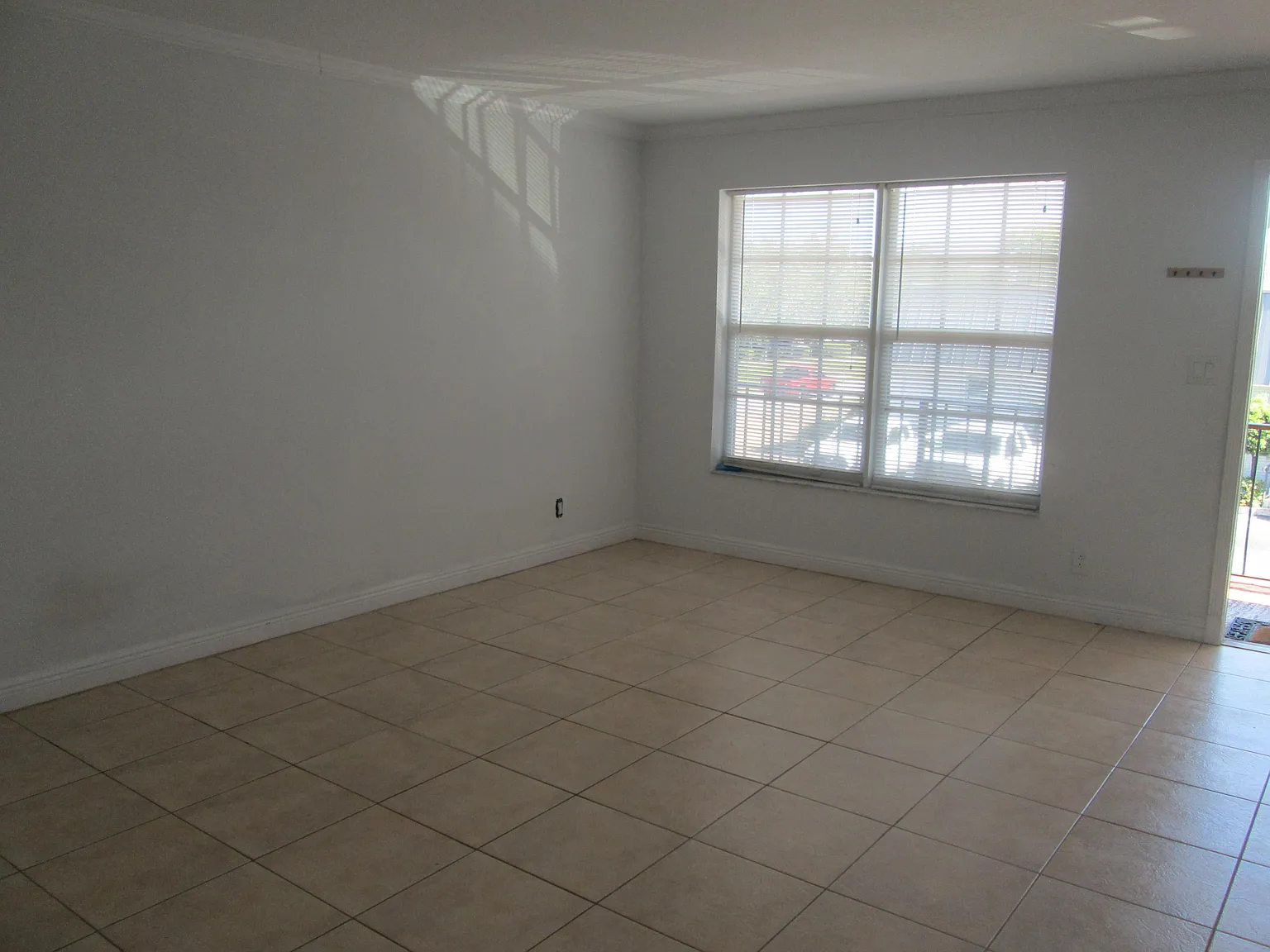 2 bed, 1.5 bath, 960 sqft, $1,900 — Photo 3