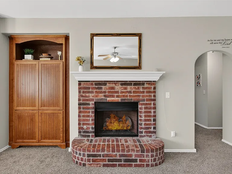1004 S 75th St — Photo 21