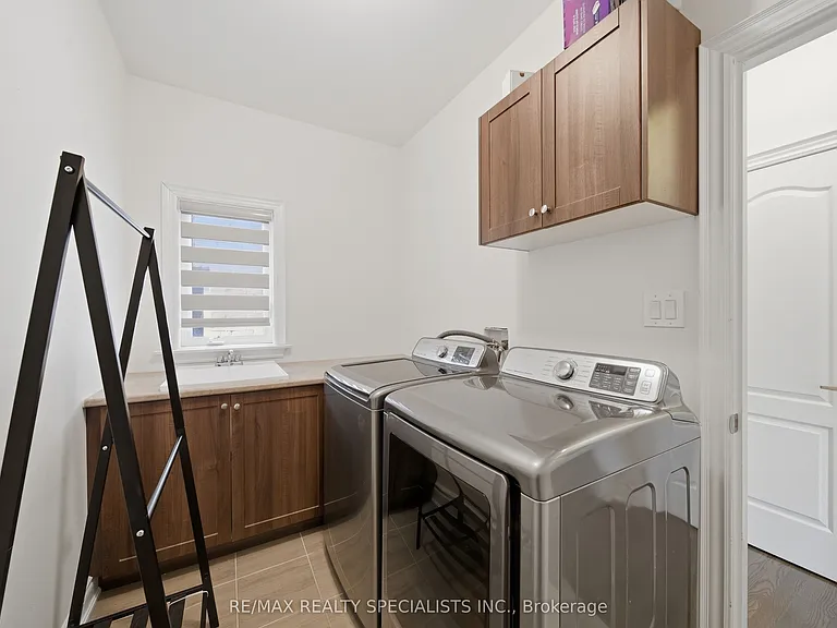 120 Milby Cres — Photo 6