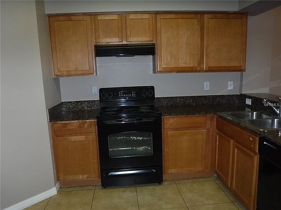 5th image of 7706 Carriage Pointe Dr