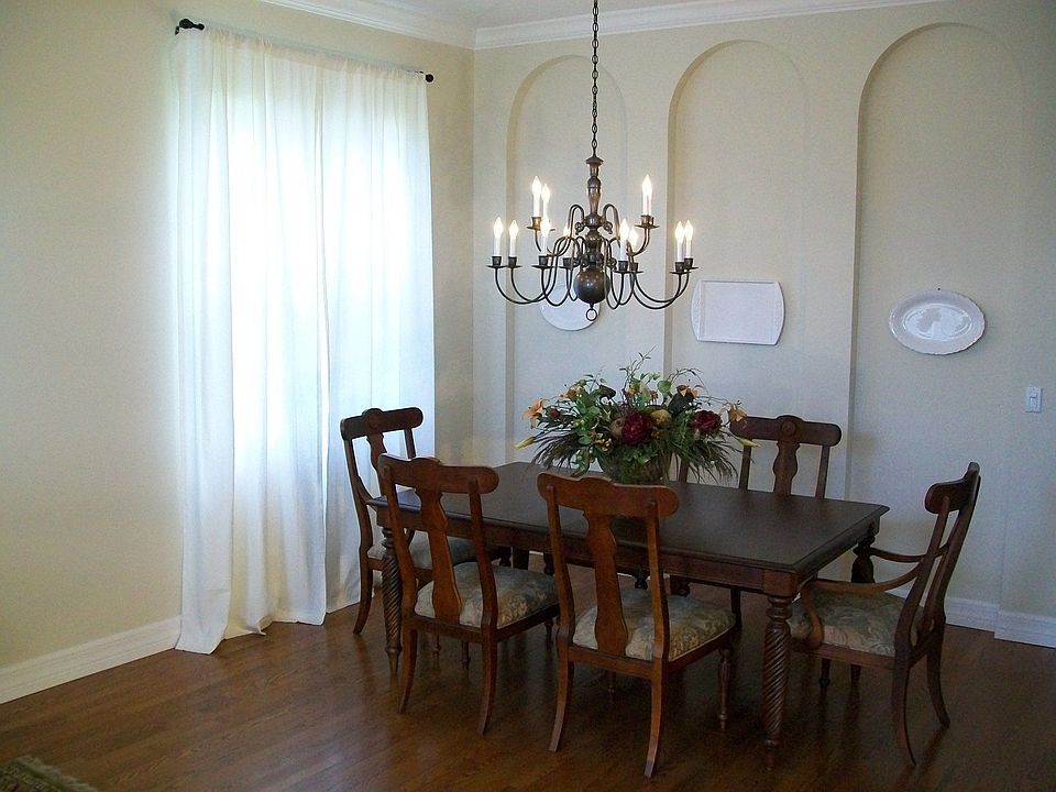 Formal Dining Rm.