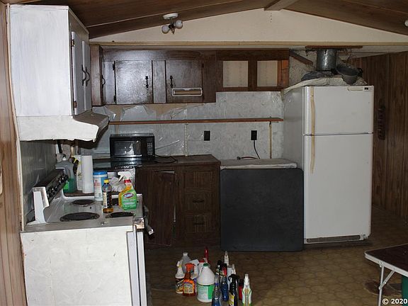 5th image of 12408 NW 191st Ter