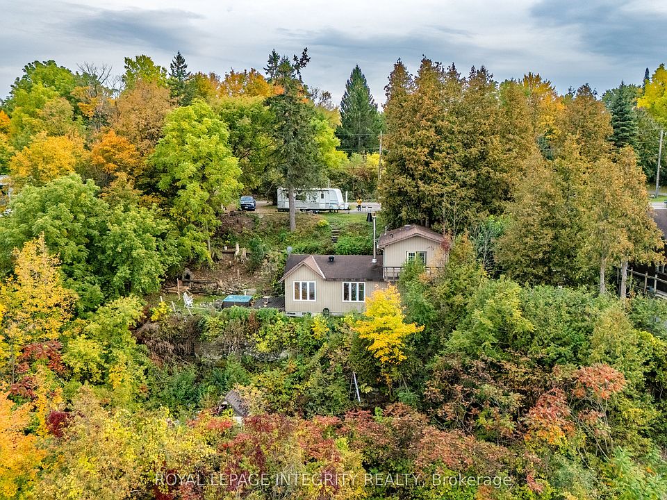 1st image of 1587 Lilac Ln
