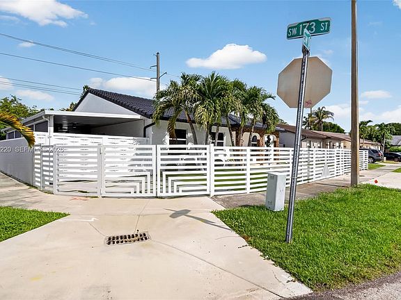 4th image of 17280 SW 146th Ct
