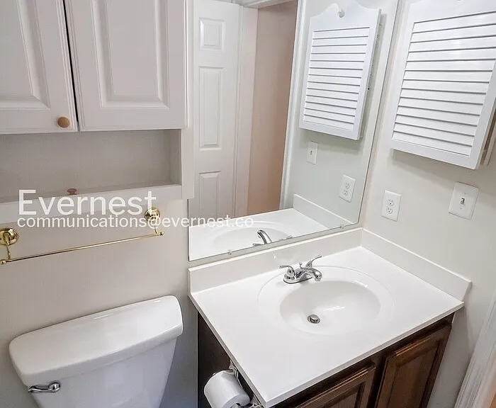 11829 Parliament Dr — Photo 16