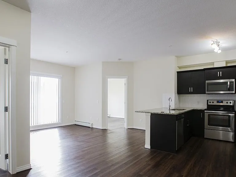 440 Sherwood Blvd NW — Photo 5