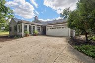Oakwood Dr-S2808-001.jpg