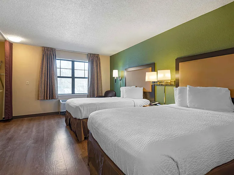 Studio Suite - 2 Full Beds
