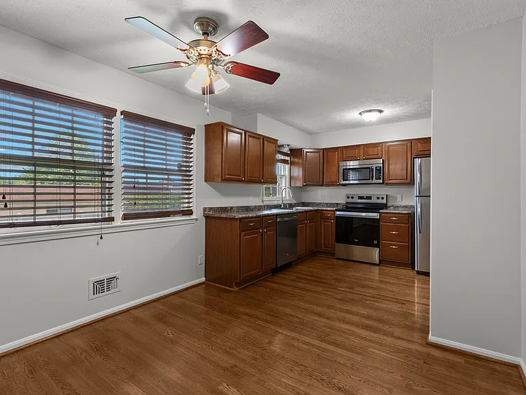 10404 Lark Park Dr — Photo 7