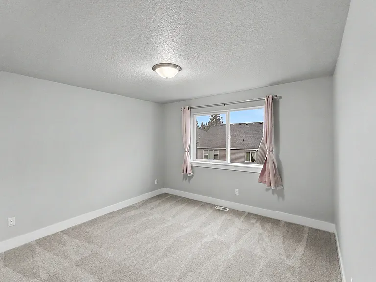 17555 SW Sunview Ln — Photo 26