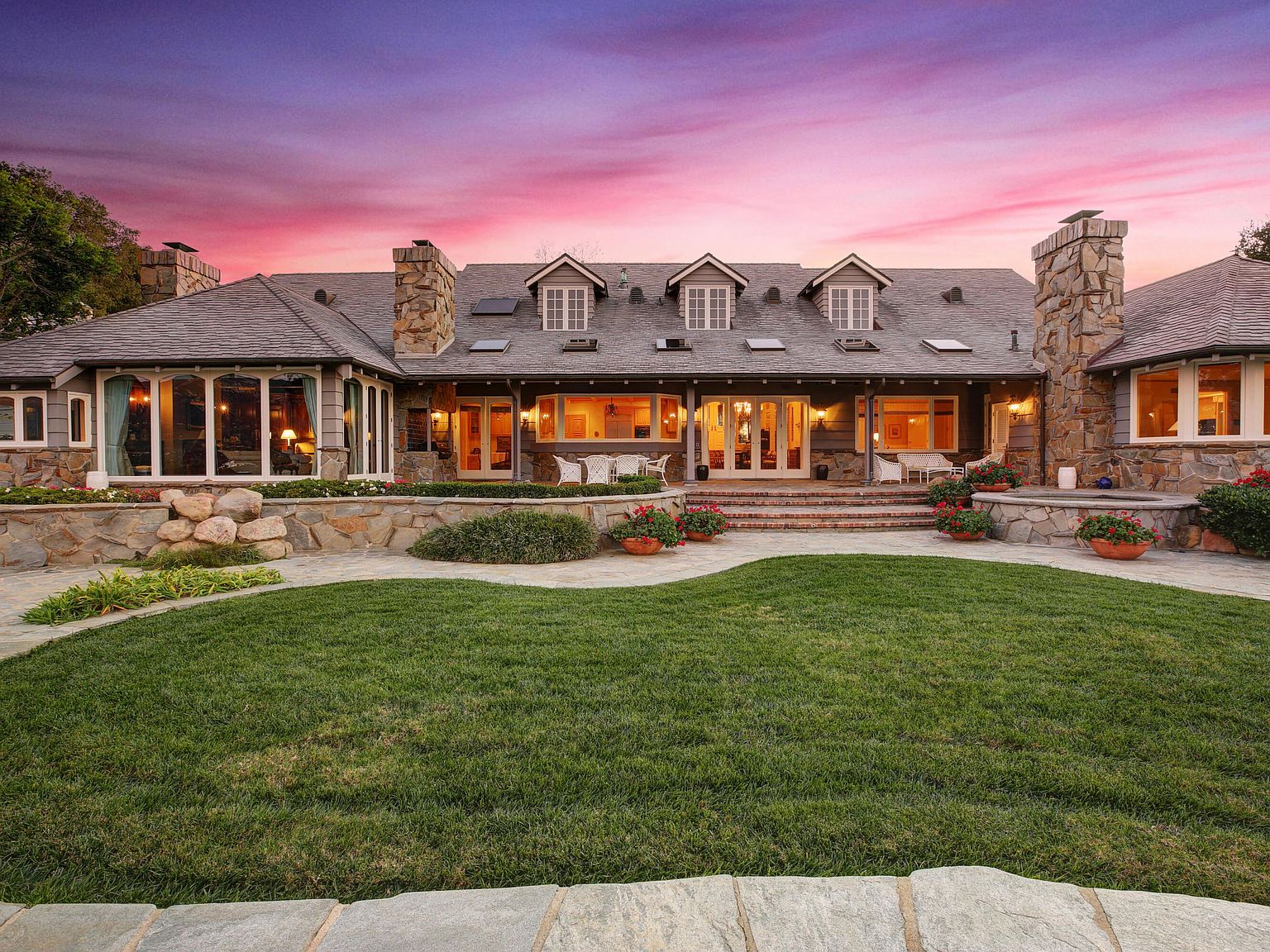 940 Monte Dr