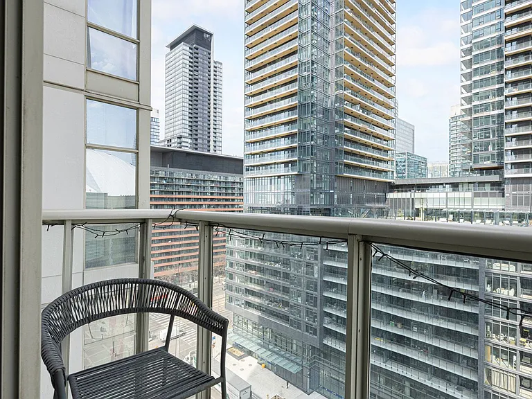 10 Navy Wharf Ct #1705 — Photo 19