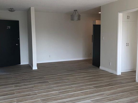 3rd image of 1255 Seward St APT 211