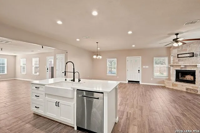 1452 Lakeview Dr — Photo 12