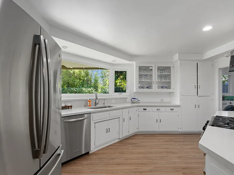 10 Kitchen