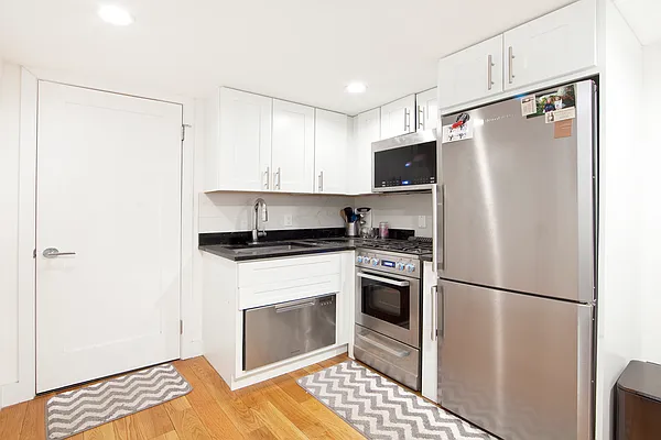 Rented by R New York | media 1