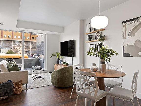 4th image of 1025 N 5th Ave SW #109