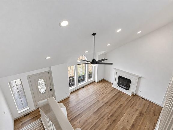 3rd image of 1104 NE 25th St