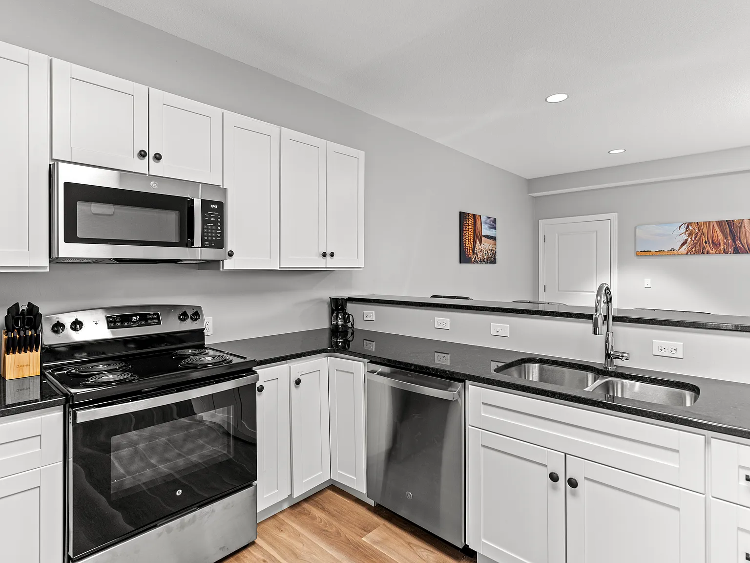 1201 N College Ave — Photo 3