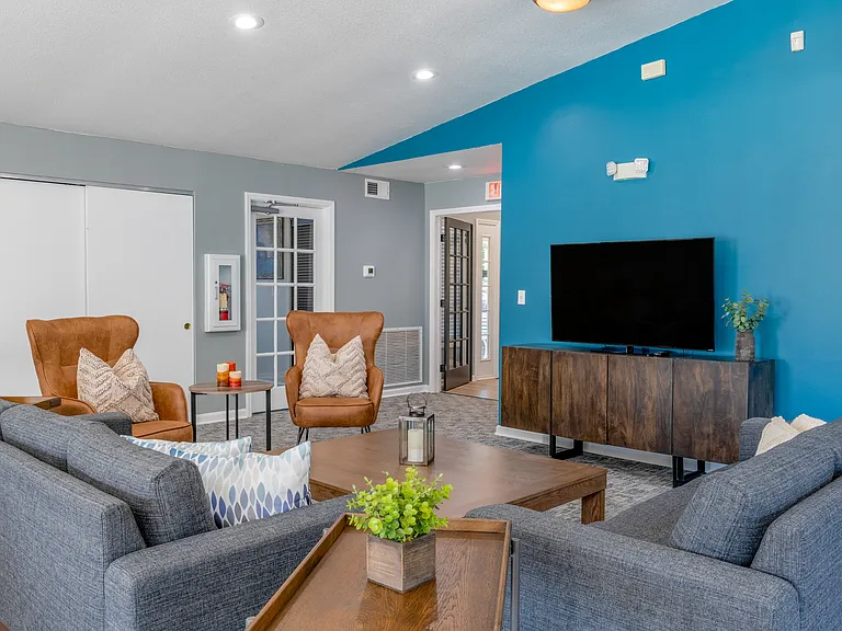 Lyons Gate Apartments — Photo 7