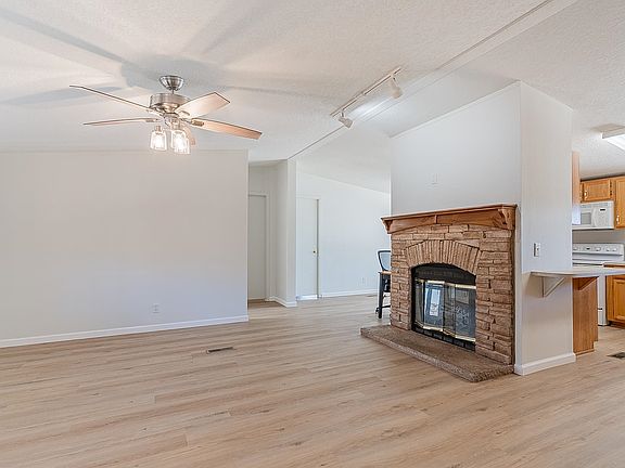 3rd image of 14369 E 50th St
