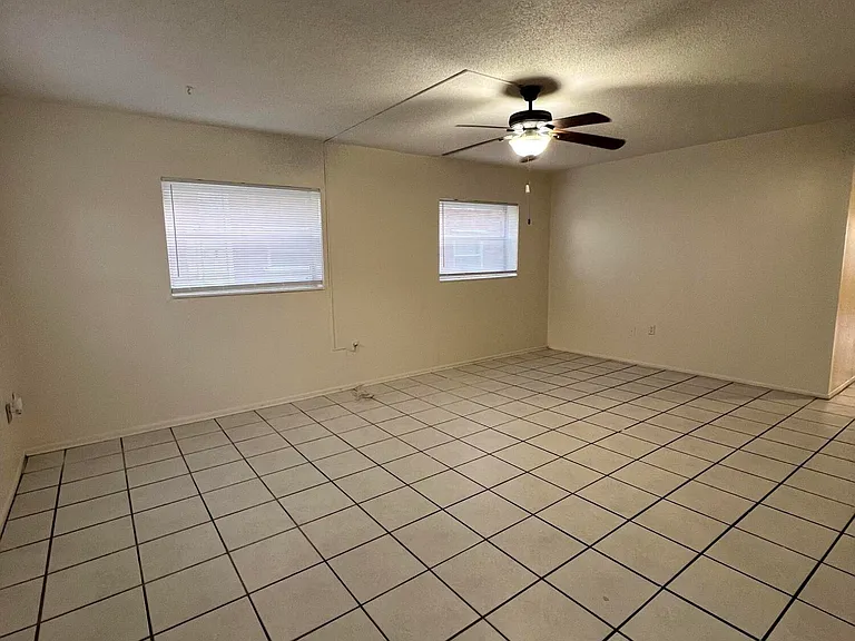 190 E Olmstead Dr #H1 — Photo 6