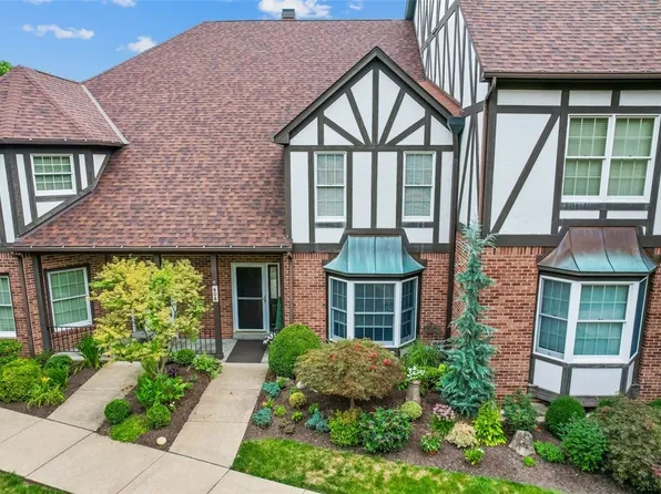 608 Kingsberry Cir, Pittsburgh, PA 15234