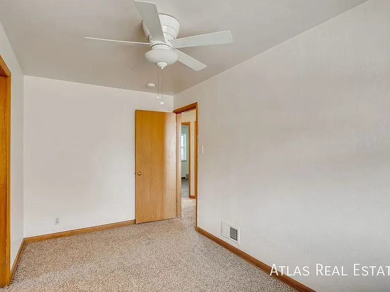 2714 N Grove St — Photo 16