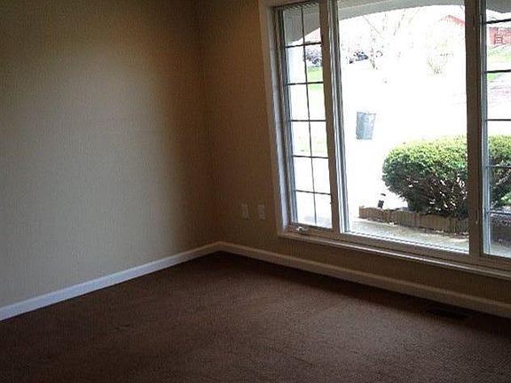 4th image of 2054 Bellbrook Ave