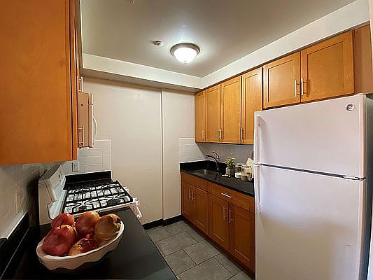 2nd image of 1405 5th Ave APT 6E