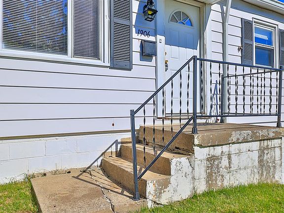 3rd image of 1906 Ashbrook Dr