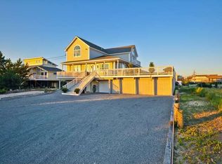 21 Cove Ln, Westhampton Beach, NY 11978