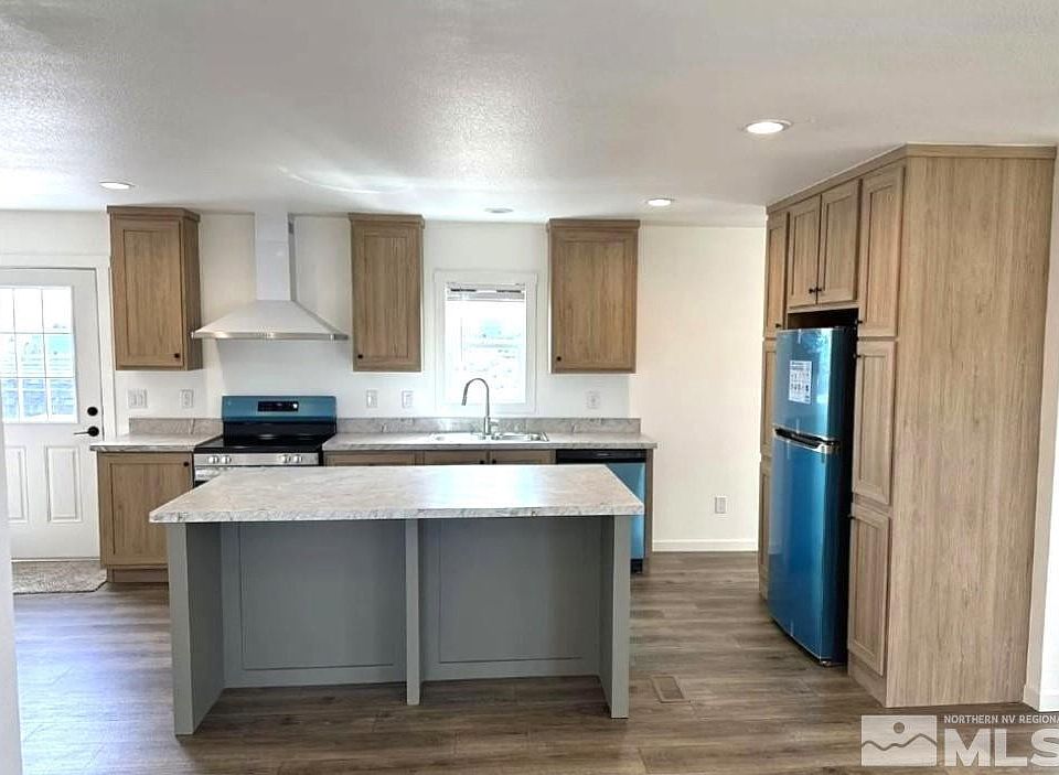 2nd image of 3440 Moon Ln