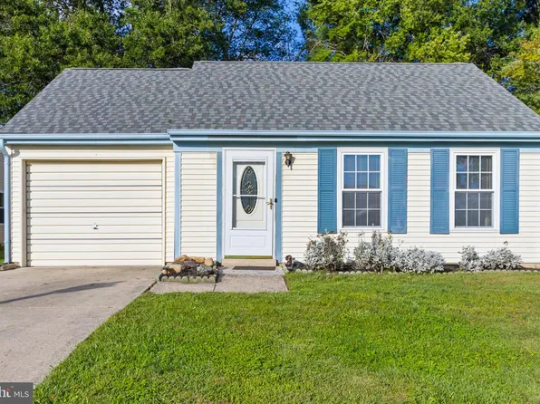 28 Chelsea Pl, Southampton, NJ 08088
