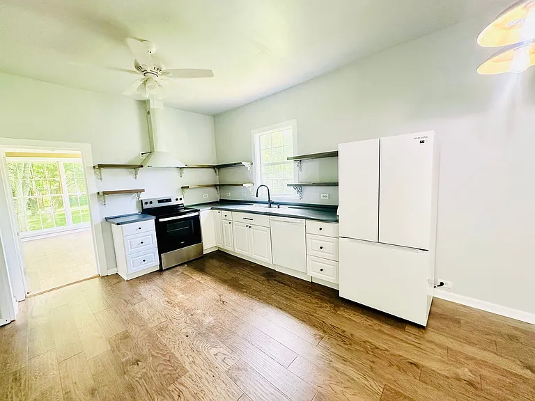 1731 Walnut St — Photo 7