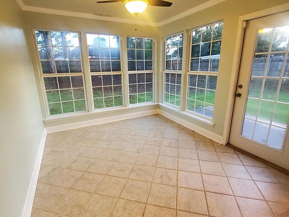 4th image of 110 Caravelle Ct