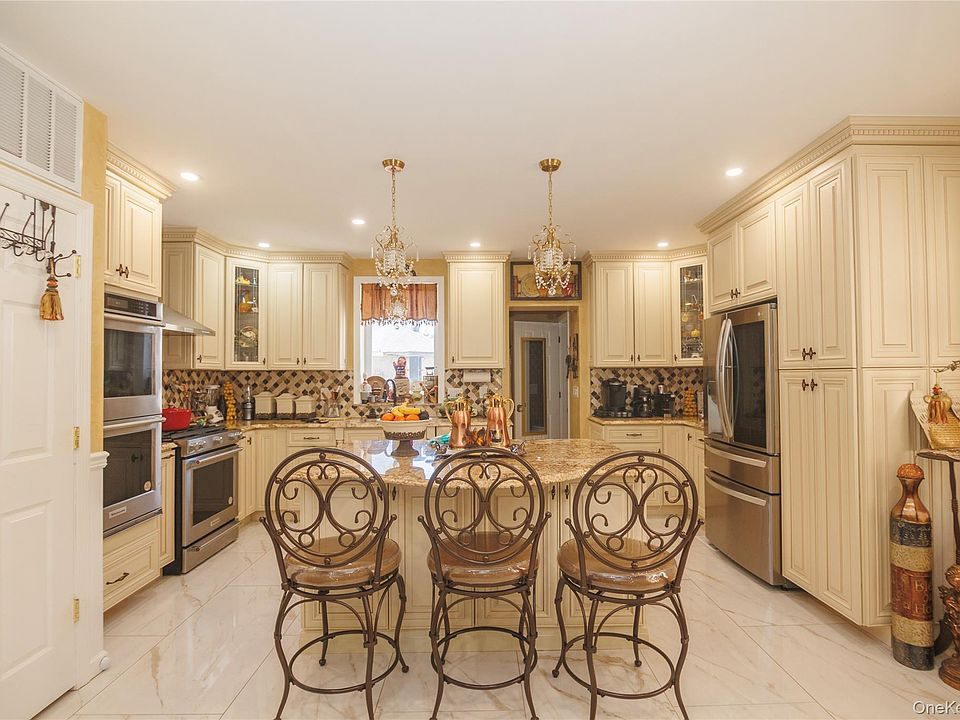 1st image of 1715 Hering Avenue