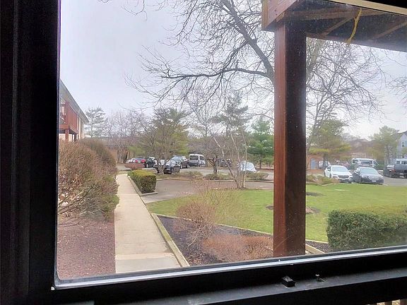 2nd image of 285 Sneden Pl W #285