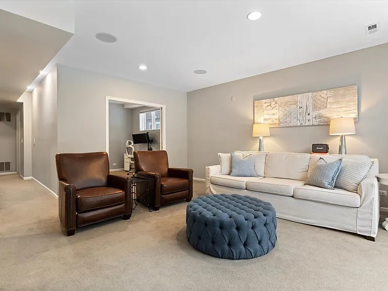 1310 W Fletcher St #1E — Photo 22