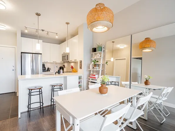 15388 105th Ave #405, Surrey, BC V3R 0C4