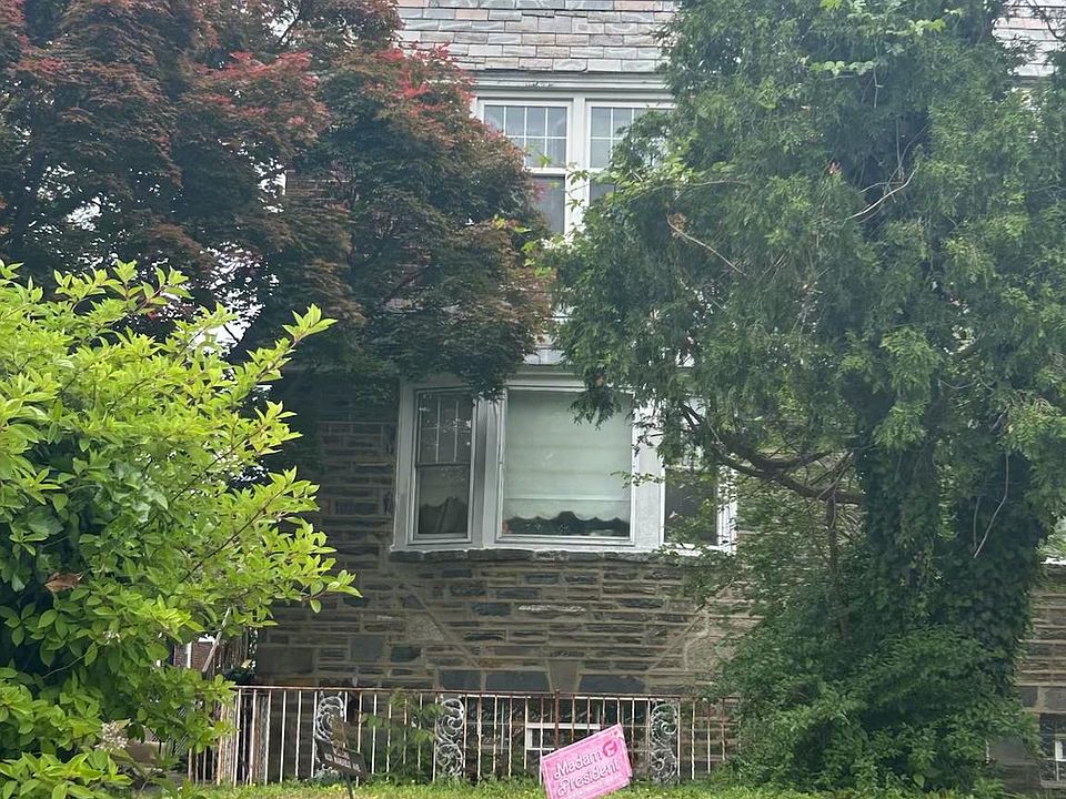 2nd image of 8031 Mansfield Ave