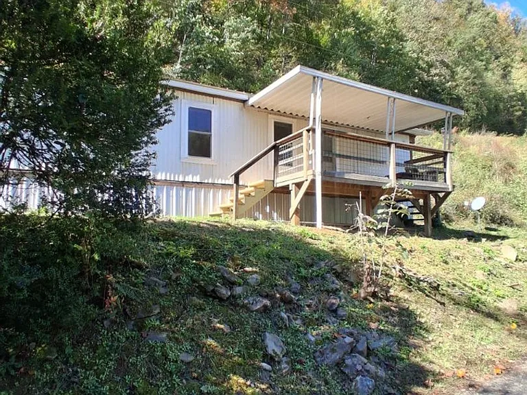 462 Tunnel Mountain Rd — Photo 3
